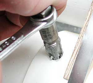 cutting threads